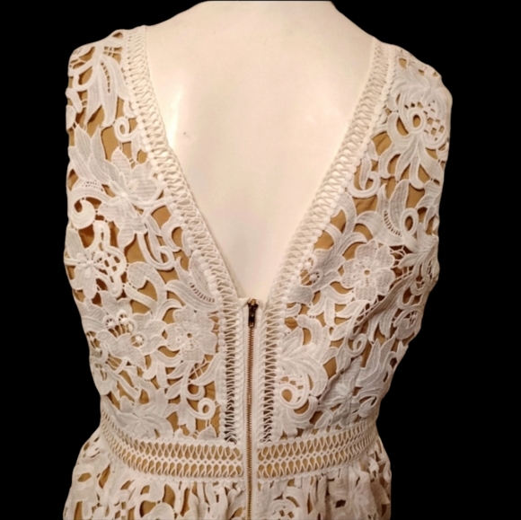 🌺 Beautiful NWT New Look Premium ivory crochet lace dress fully lined sz 8 - Picture 4 of 14